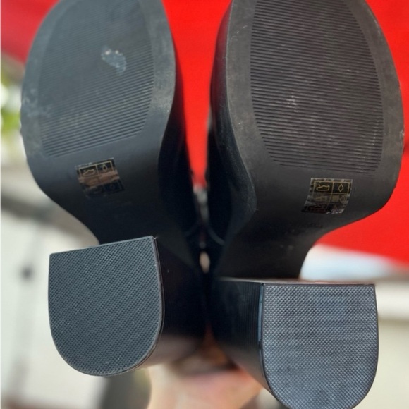 Urban Outfitters Black Footwear - Picture 9 of 12